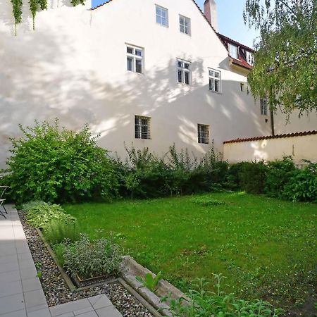Romantic Apartment Under The Prague Castle Екстериор снимка