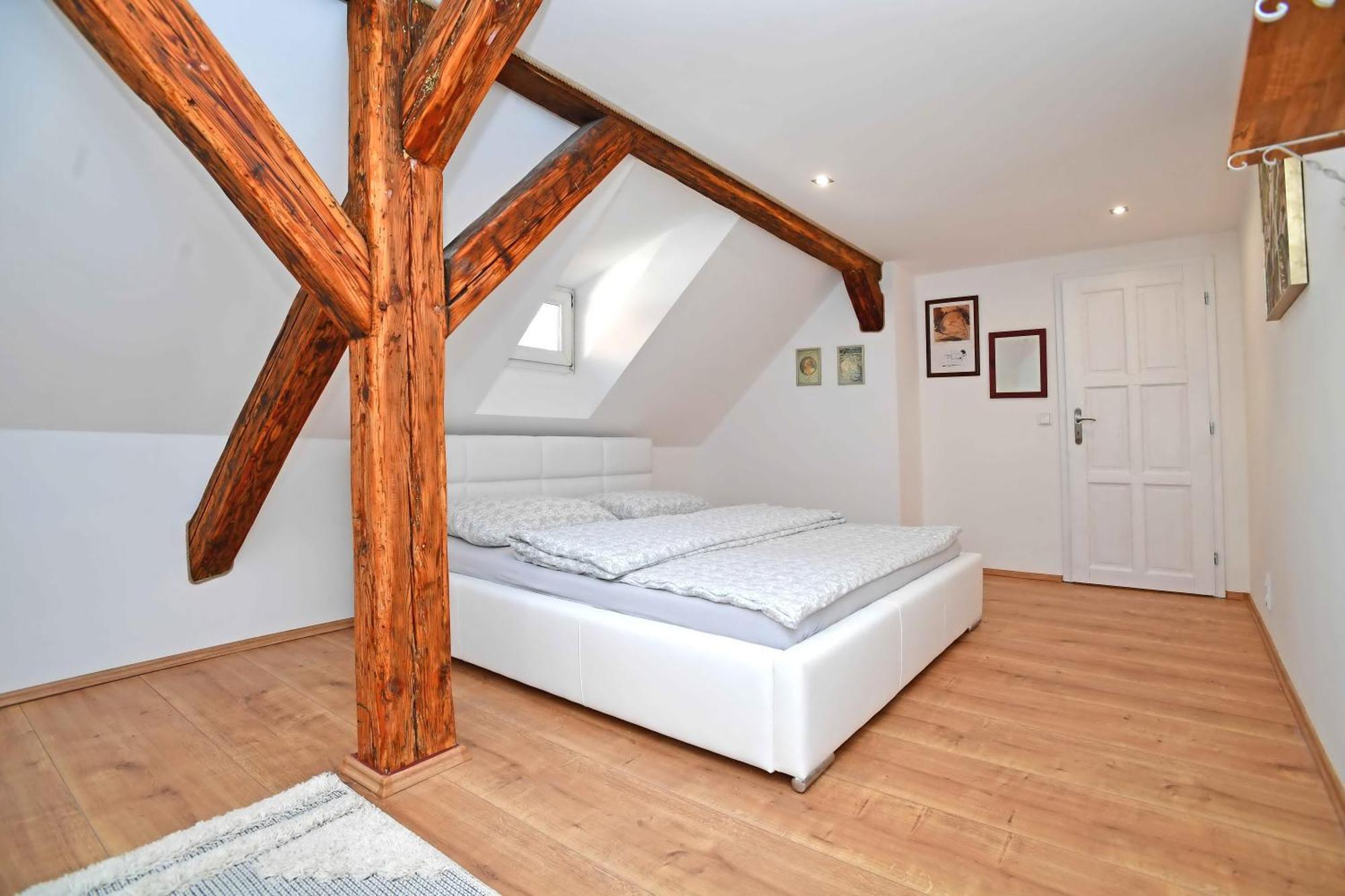 Romantic Apartment Under The Prague Castle Екстериор снимка