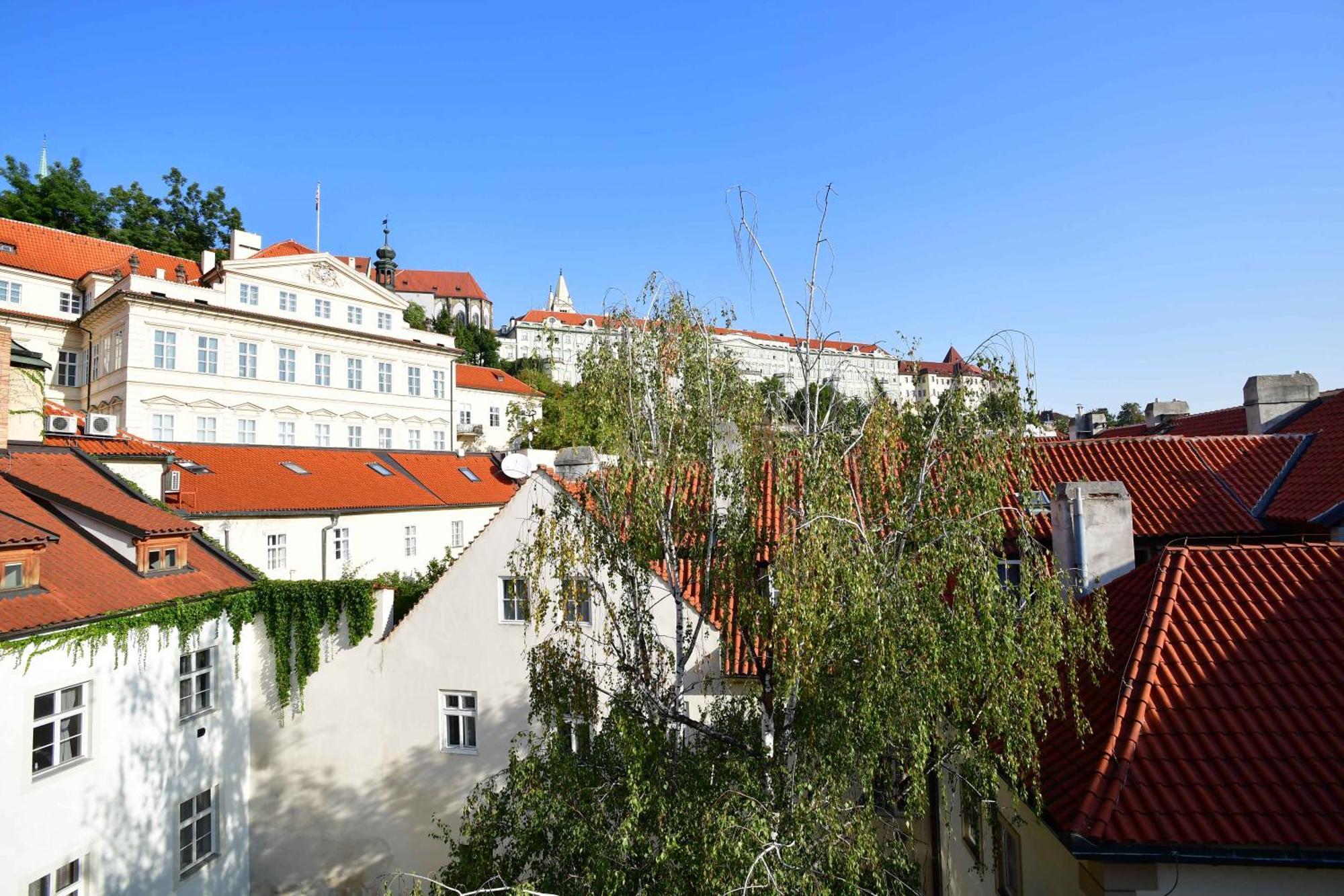 Romantic Apartment Under The Prague Castle Екстериор снимка
